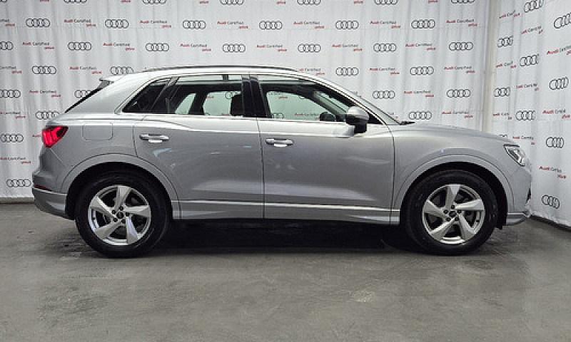 Audi  Q3  2024...