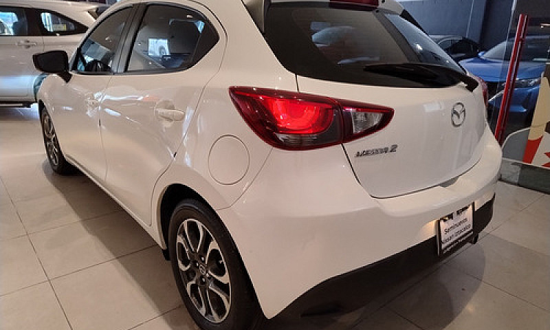 Mazda Mazda 2 2016...