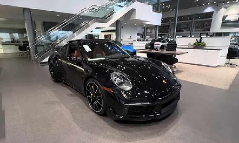 Porsche 911 Turbo S...