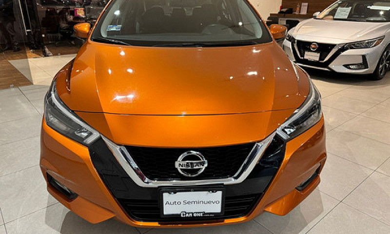 Nissan Versa Exclusi...