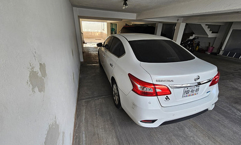 Nissan Sentra 1.8 Ad...