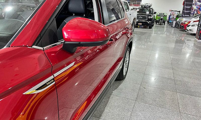 Volkswagen Taos 2024...