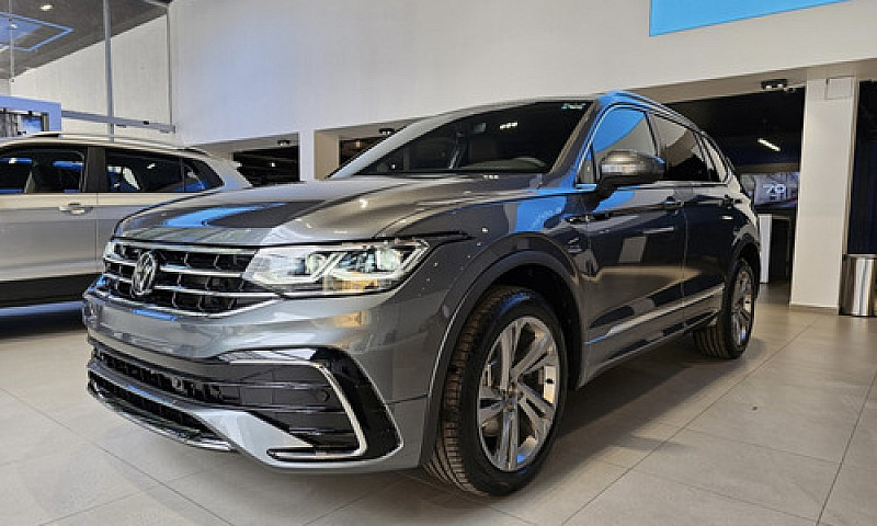 Volkswagen Tiguan R-...