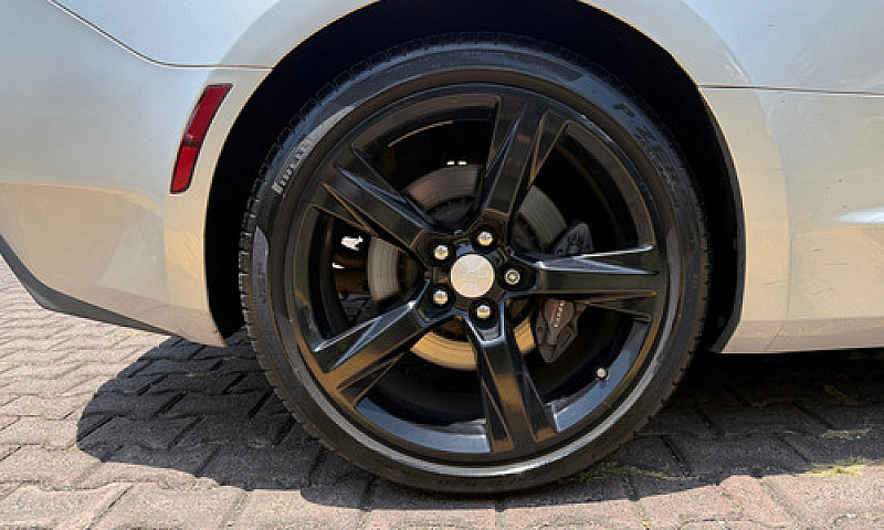 Chevrolet Camaro 6.2...