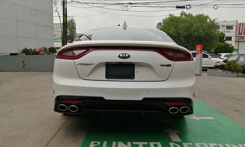 Kia Stinger 2018 2.0...