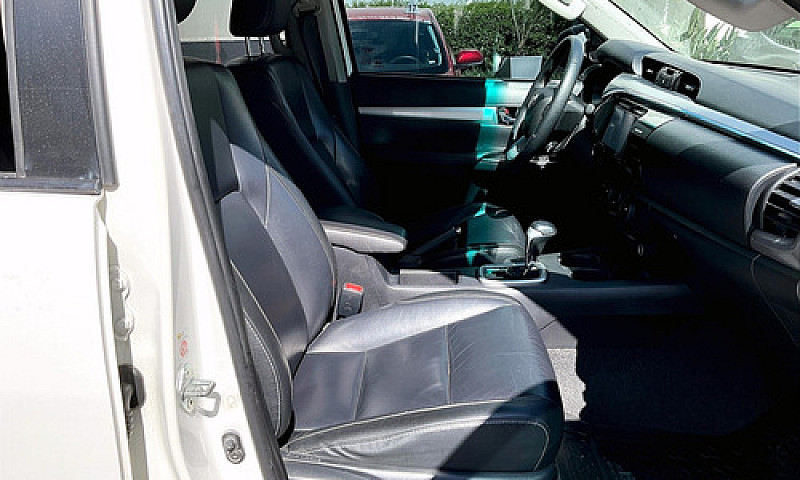 Toyota Hilux 2020...
