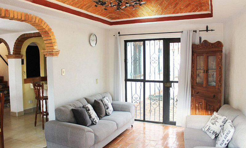 Casa Estilo Colonial...