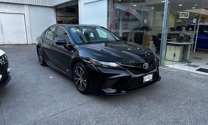 Toyota Camry 2019...