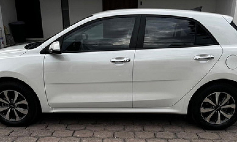 Kia Rio 1.6 Lx Hatch...