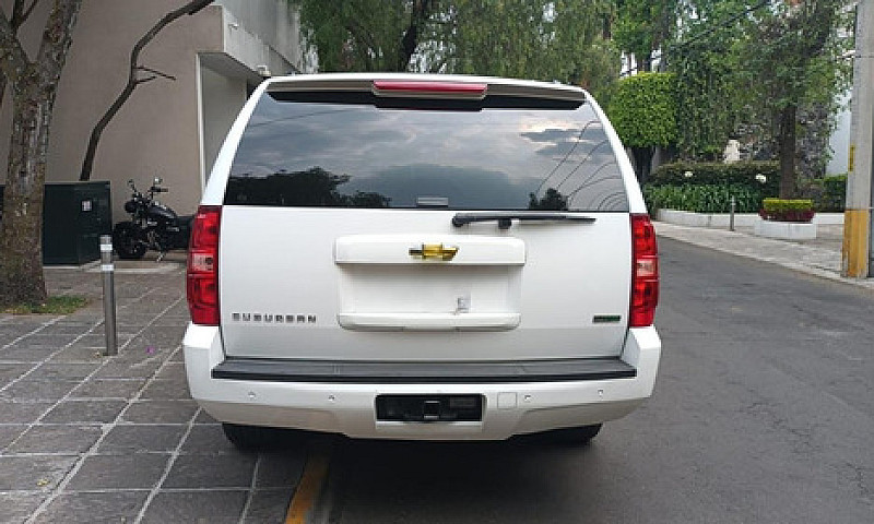 Chevrolet Suburban C...