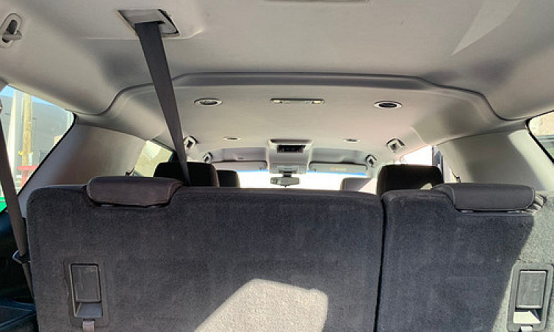 Chevrolet Suburban 5...