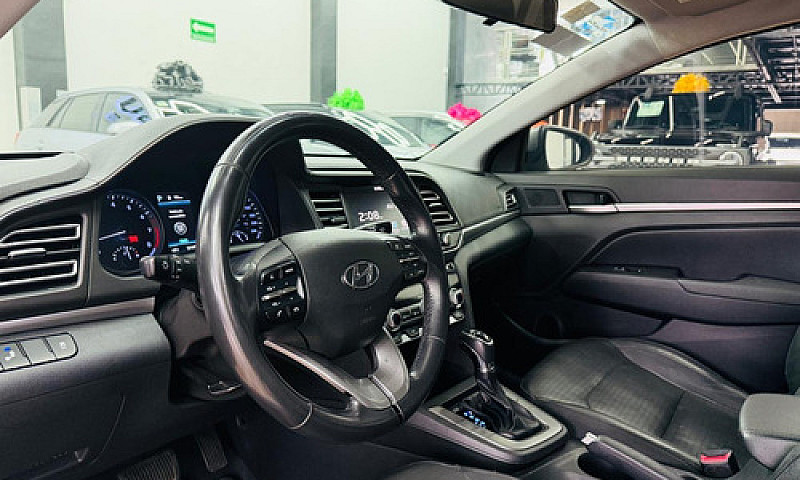 Hyundai Elantra 2.0 ...