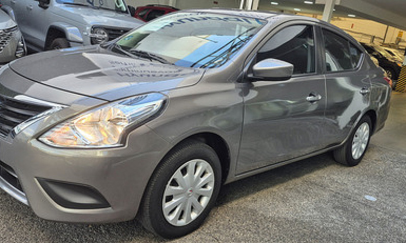 Nissan Versa 2018...