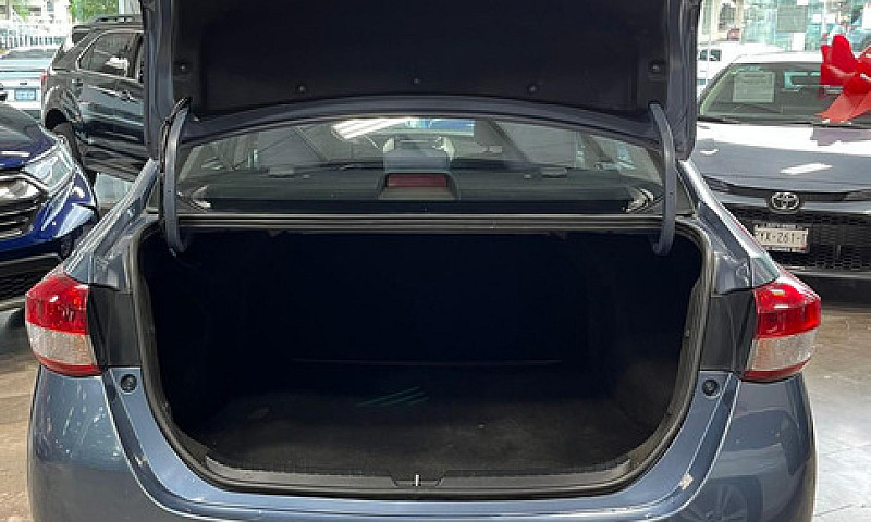 Toyota Yaris 2018 1....