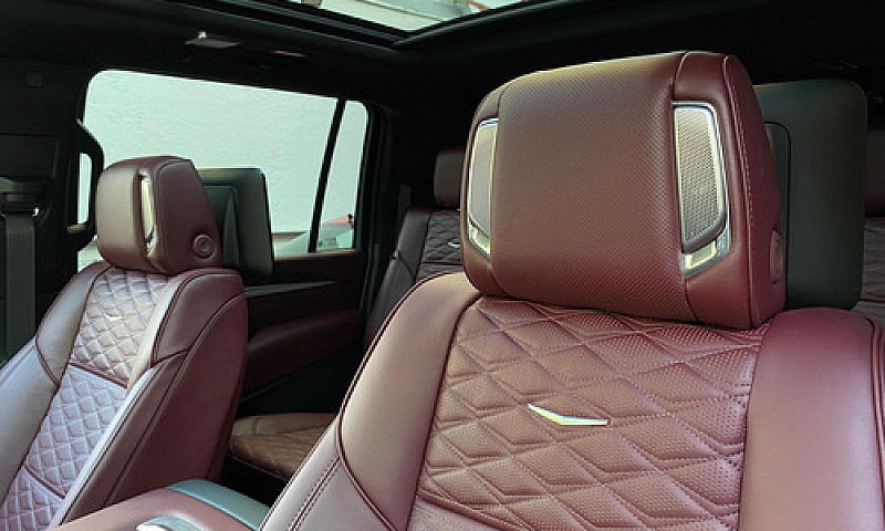 Cadillac Escalade 6....