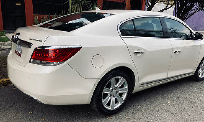 Buick Lacrosse C At...