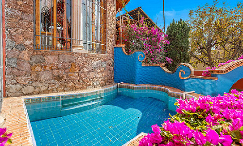 Casa Colonial En Ven...