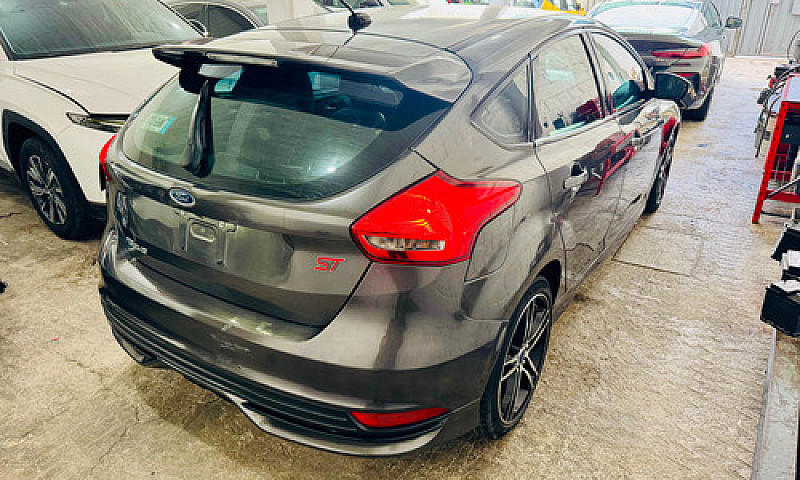Ford Focus 2.0 St Mt...