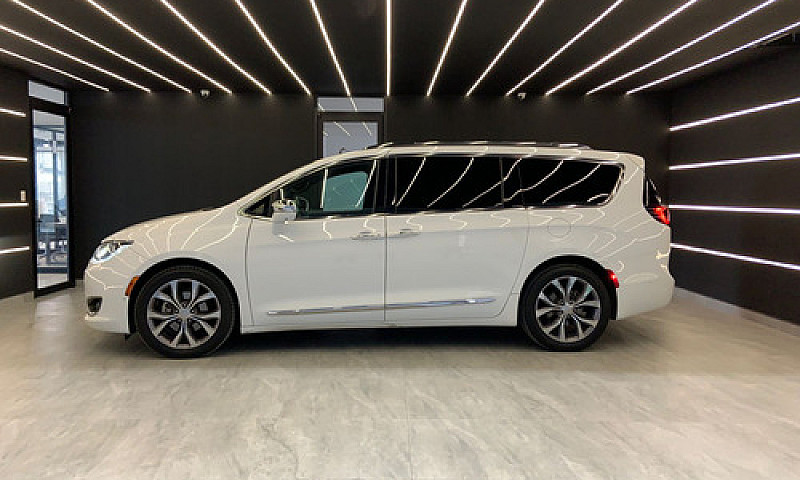 Chrysler Pacifica 20...