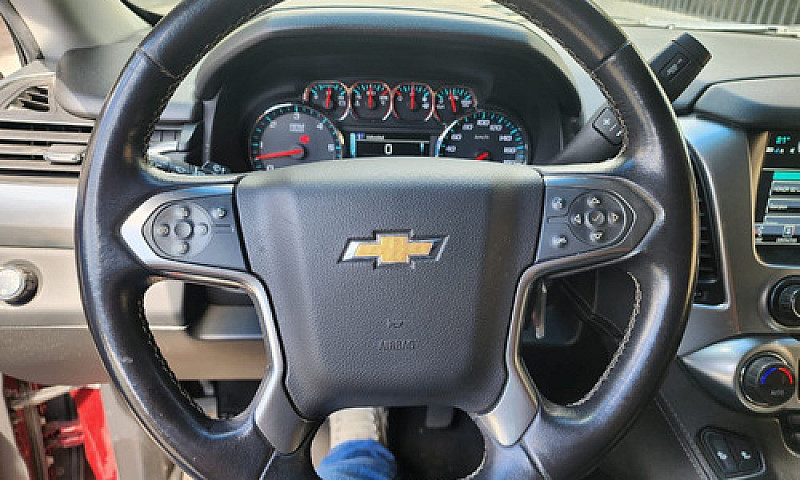 Chevrolet Suburban 5...