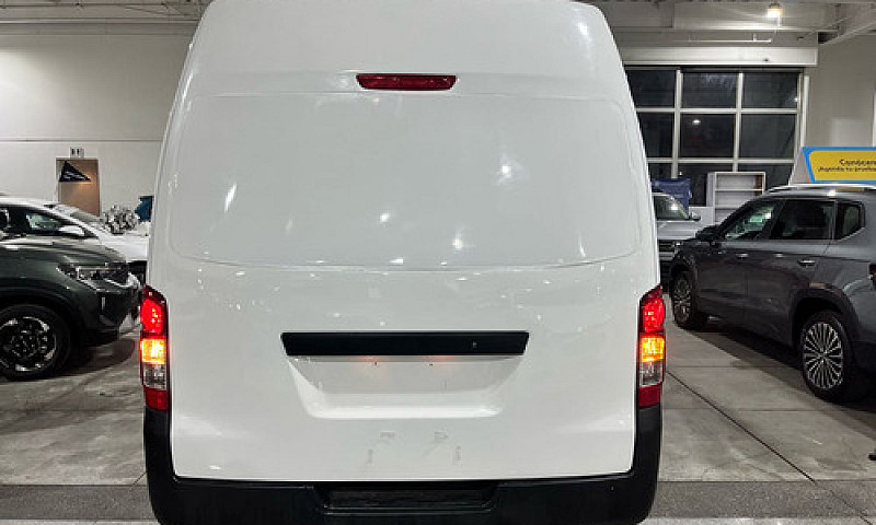 Nissan Urvan 2022...