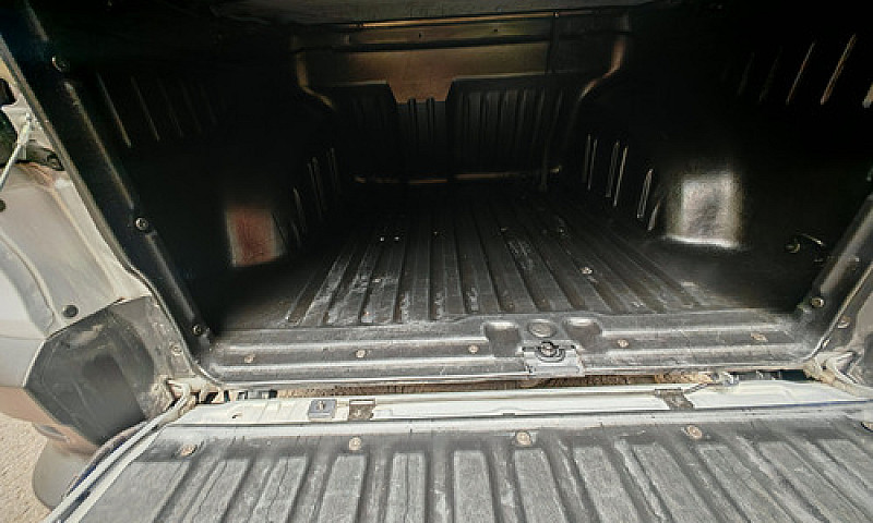 Ram 700 Laramie 1.3 ...