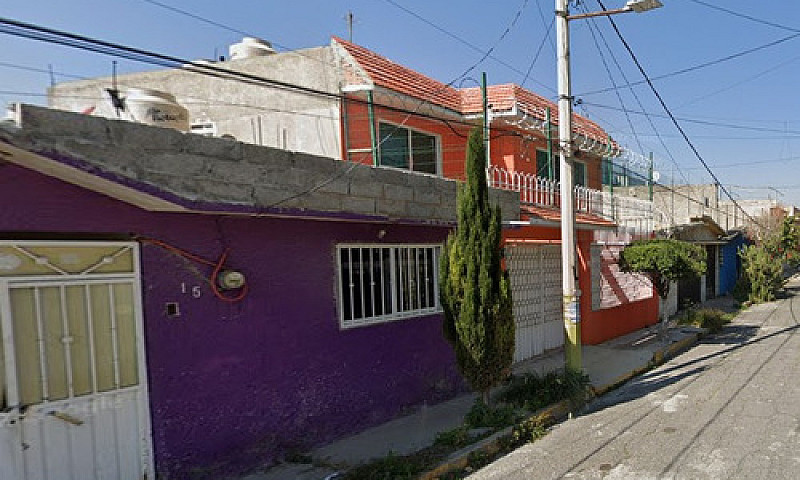 Casa De 2 Niveles A ...