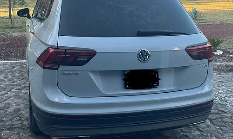 Volkswagen Tiguan 1....