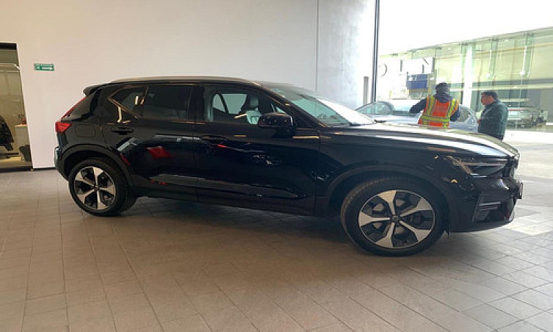 Volvo Xc40 2023...