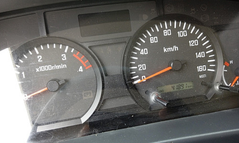 Isuzu Elf 100 2022 2...