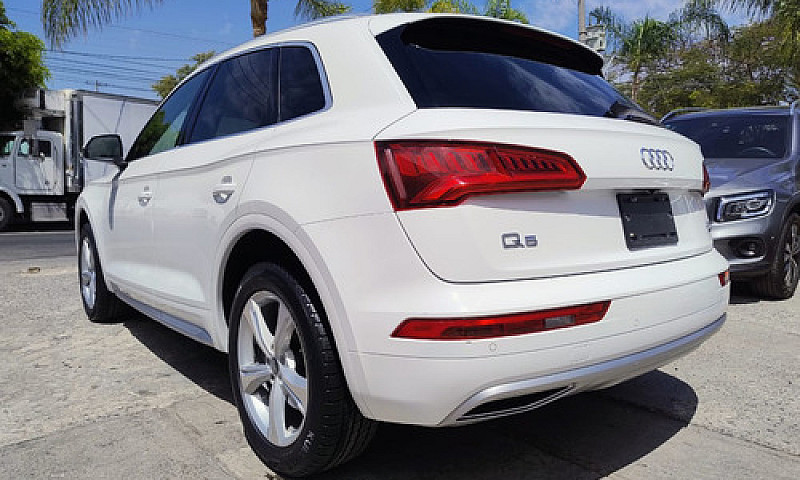 Audi Q5 2.0 L T Elit...