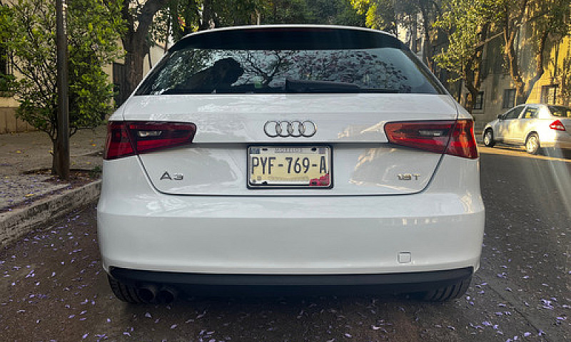 Audi A3 1.8 Sedán Am...