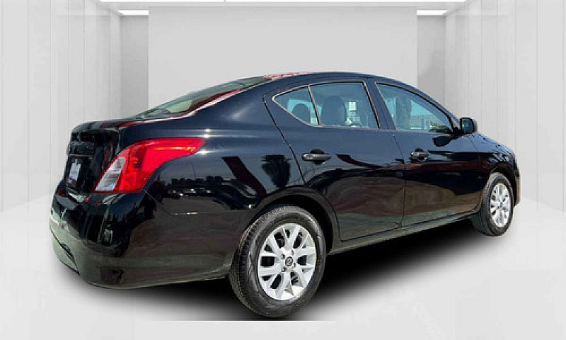 Nissan Versa 2024...