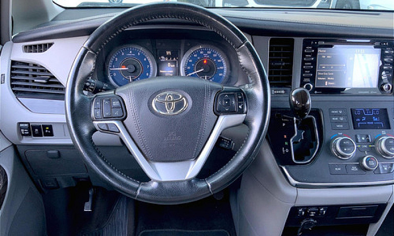 Toyota Sienna 2019...