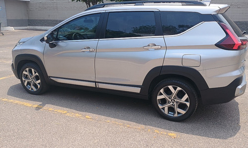 Mitsubishi Xpander 1...