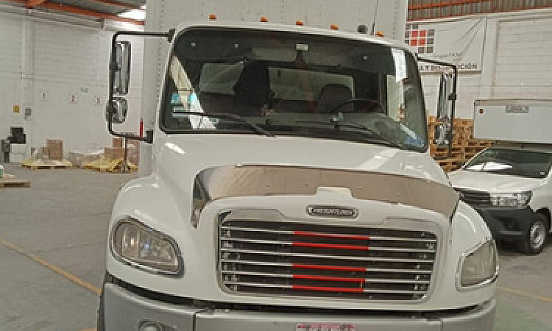 Freightliner M2 106 ...