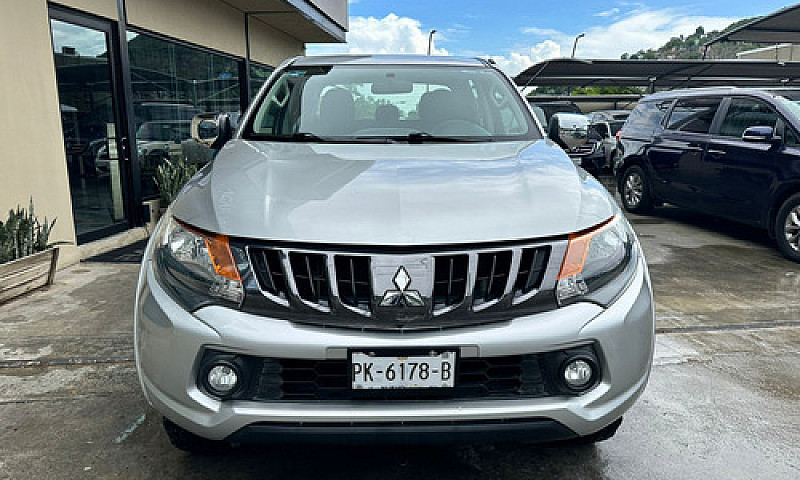 Mitsubishi L200 2017...