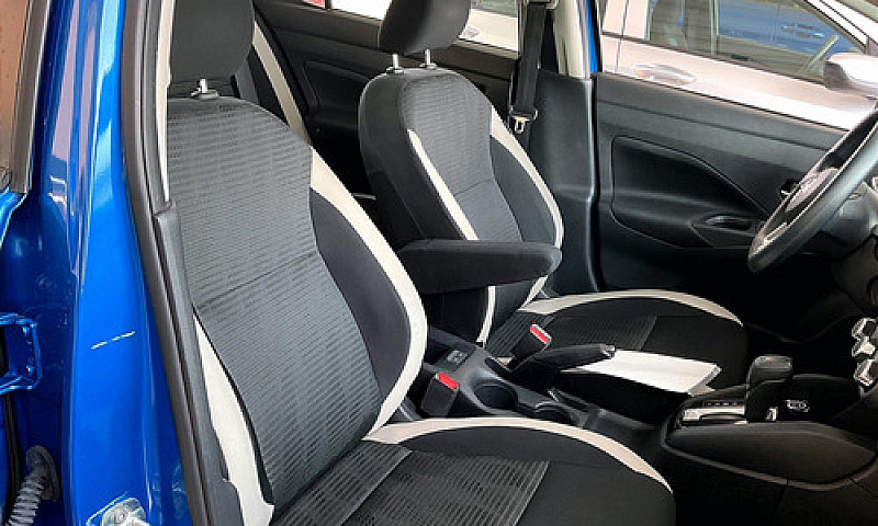Nissan Versa 2022...