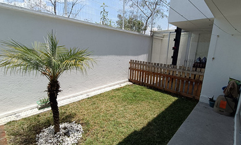 Moderna Casa En Priv...