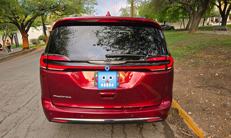 Chrysler Pacifica 3....