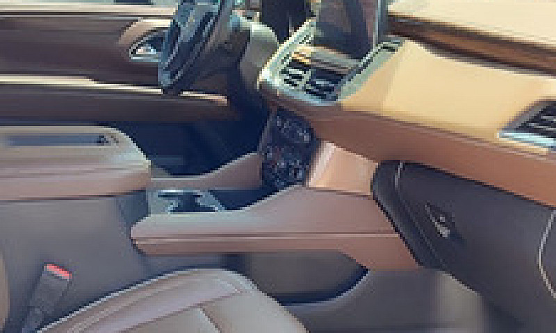 Chevrolet Suburban 6...