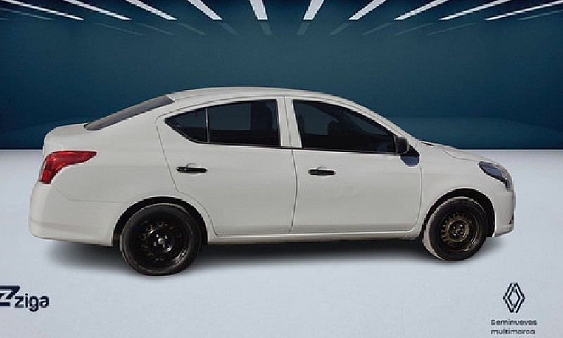 Nissan Versa 2022...