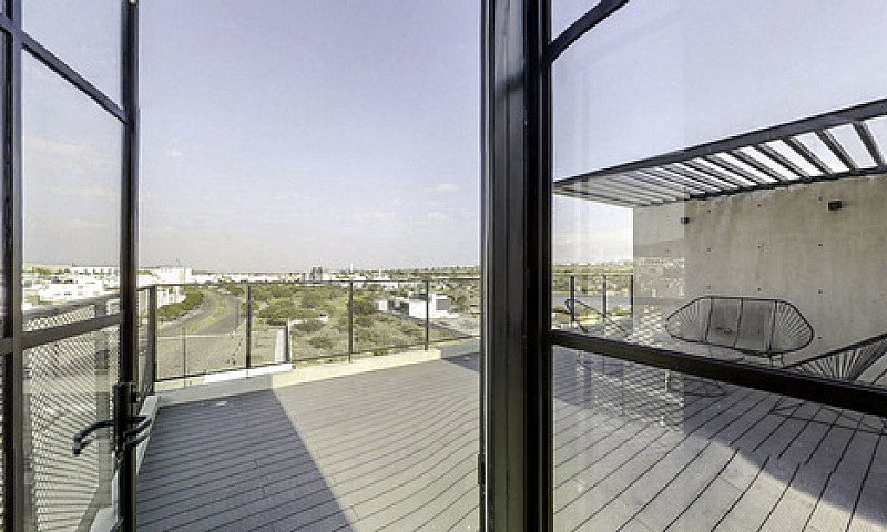 Pent House Con Roof ...