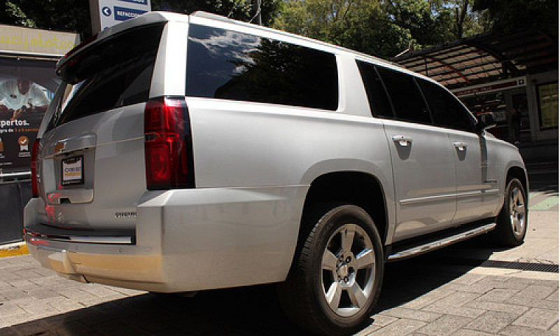 Chevrolet Suburban 2...