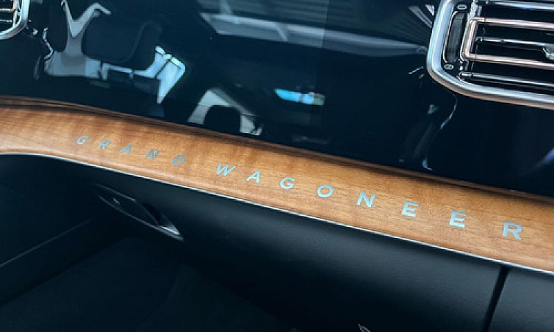 Jeep Grand Wagoneer ...