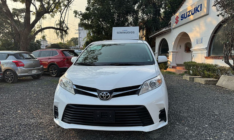 Toyota Sienna 2019...