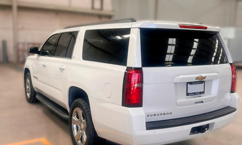 Chevrolet Suburban 5...