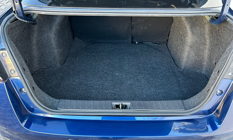 Nissan Versa 2023...