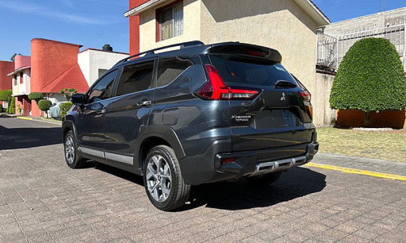 Mitsubishi Xpander 1...