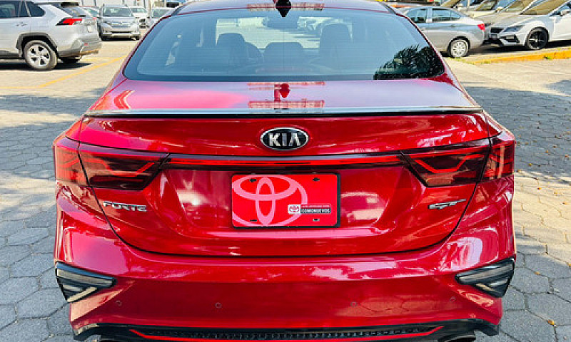 Kia Forte Sedan 2021...